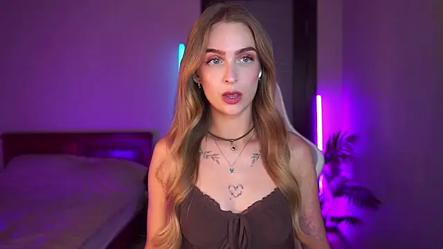 Snapshot of Kamila_icee chatting on September 2025 07:14:02 PM Kamila icee online show from September 2025 07:14:02 PM