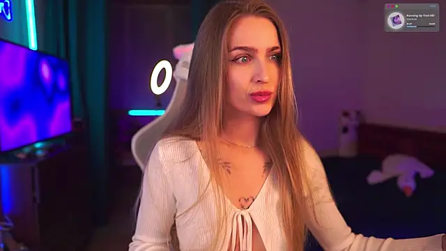 Snapshot of Kamila_icee chatting on November 2025 08:20:01 PM Kamila icee online show from November 2025 08:20:01 PM