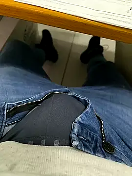 onbifeet online show from February 2025 11:44:02 AM