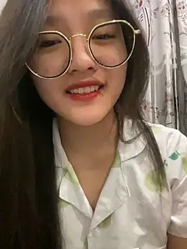 Krixxi22 online show from January 2025 03:24:01 PM