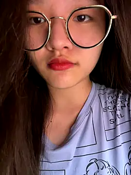 Krixxi22 online show from September 2025 04:32:02 PM