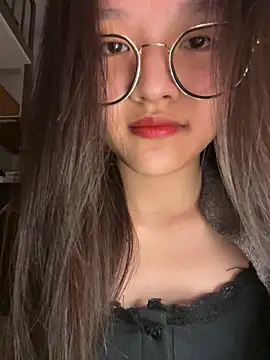 Krixxi22 online show from October 2025 04:40:02 PM