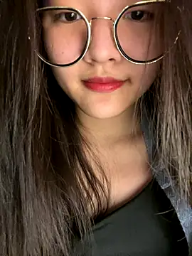 Krixxi22 online show from October 2025 04:40:02 PM