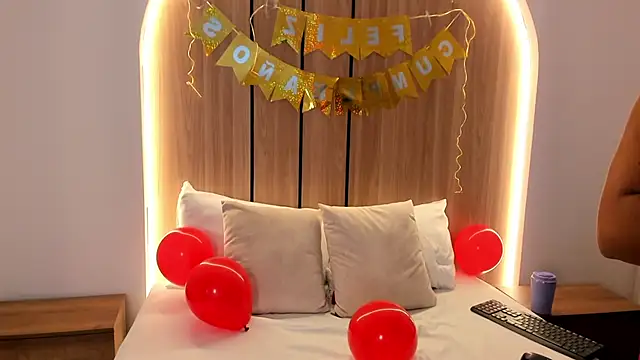 Snapshot of zoe_danae_ chatting on November 2025 12:37:02 PM zoe danae online show from November 2025 12:37:02 PM