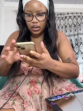 Snapshot of MimiCurves chatting on June 2026 08:12:02 AM MimiCurves online show from June 2026 08:12:02 AM