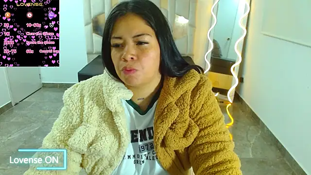 martinna tay online show from January 2025 01:00:02 AM