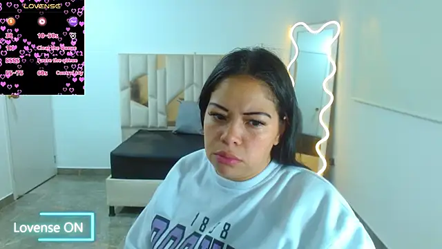 martinna tay online show from February 2025 01:02:01 AM