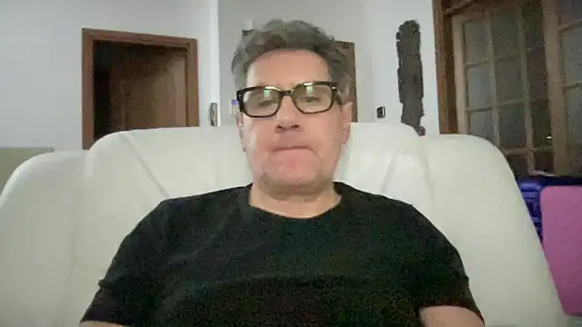 Snapshot of Britmi chatting on December 2024 05:31:01 PM Britmi online show from December 2024 05:31:01 PM