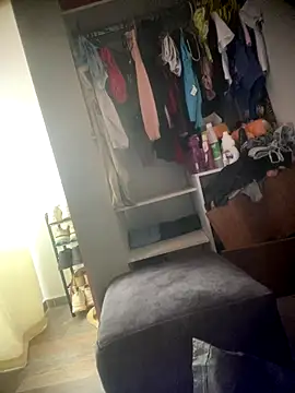 Berry Bans online show from November 2025 06:24:02 PM