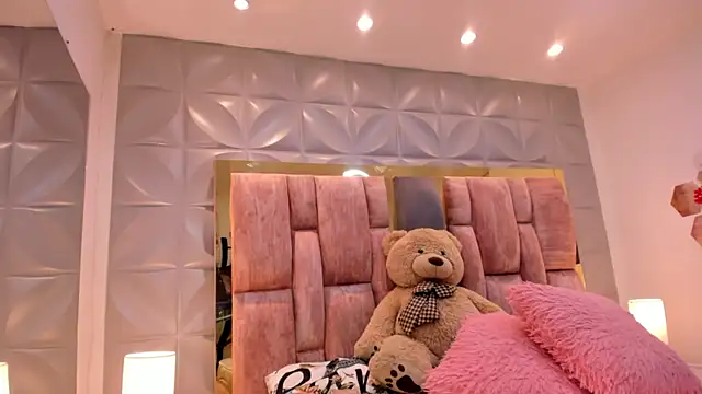 Charlotte Ice1 online show from April 2026 02:28:02 PM