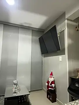 Snapshot of LARIANA_RIVERA23 chatting on December 2024 07:08:01 AM LARIANA RIVERA23 online show from December 2024 07:08:01 AM