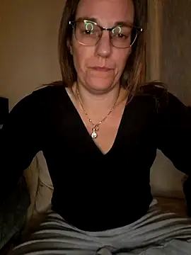 SpiceLea online show from December 2024 10:15:02 PM