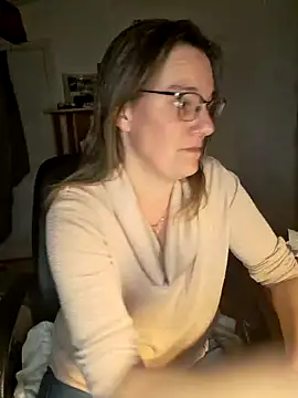 SpiceLea online show from January 2025 06:04:02 PM