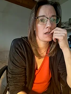 SpiceLea online show from February 2025 12:25:02 PM