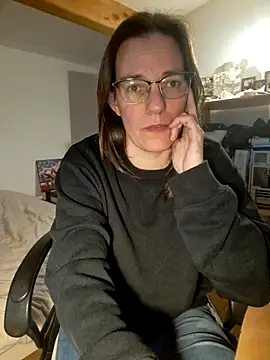 SpiceLea online show from March 2025 05:22:02 PM