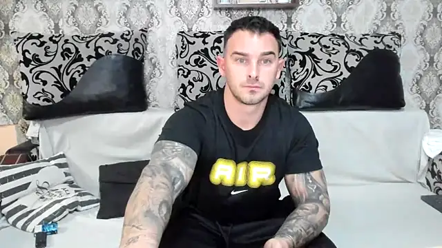 Jonmusclemaster online show from November 2025 08:19:02 PM