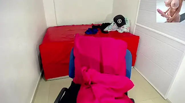 alicehugecock online show from March 2025 10:47:01 PM