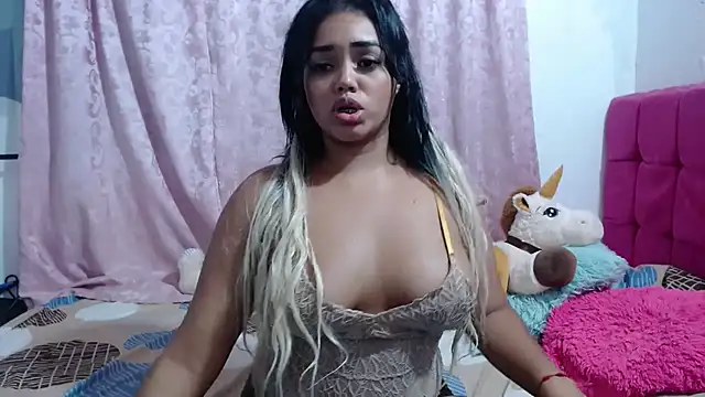 Snapshot of kiara_milf_ chatting on March 2025 01:24:01 AM kiara milf  online show from March 2025 01:24:01 AM