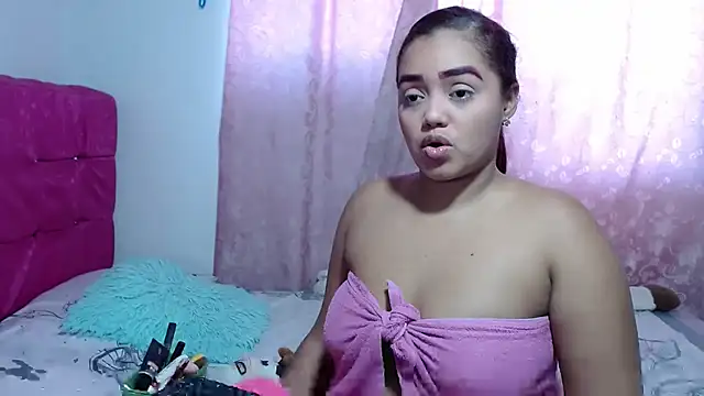 Snapshot of kiara_milf_ chatting on September 2025 07:50:02 PM kiara milf  online show from September 2025 07:50:02 PM