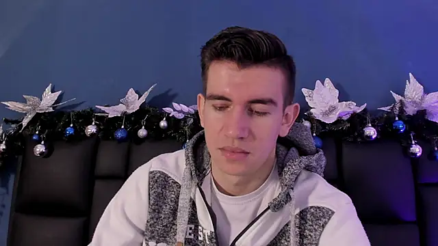 MikaelSlow online show from November 2025 04:04:01 AM