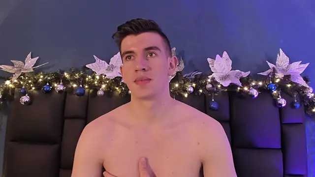 Snapshot of MikaelSlow chatting on December 2025 03:33:02 AM MikaelSlow online show from December 2025 03:33:02 AM