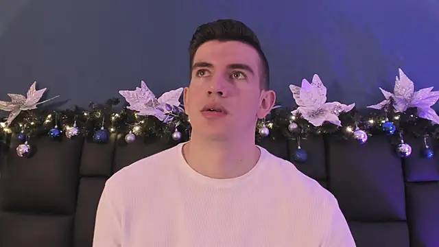 Snapshot of MikaelSlow chatting on December 2025 03:57:01 AM MikaelSlow online show from December 2025 03:57:01 AM