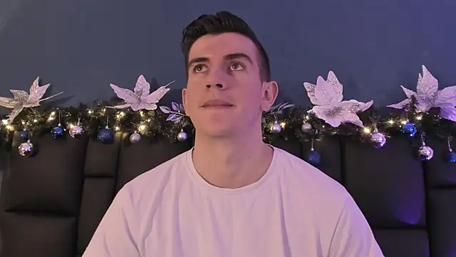 Snapshot of MikaelSlow chatting on December 2025 05:47:02 AM MikaelSlow online show from December 2025 05:47:02 AM