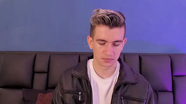 Snapshot of MikaelSlow chatting on February 2026 04:11:01 AM MikaelSlow online show from February 2026 04:11:01 AM