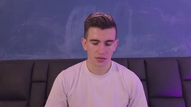 MikaelSlow online show from April 2026 04:13:02 AM