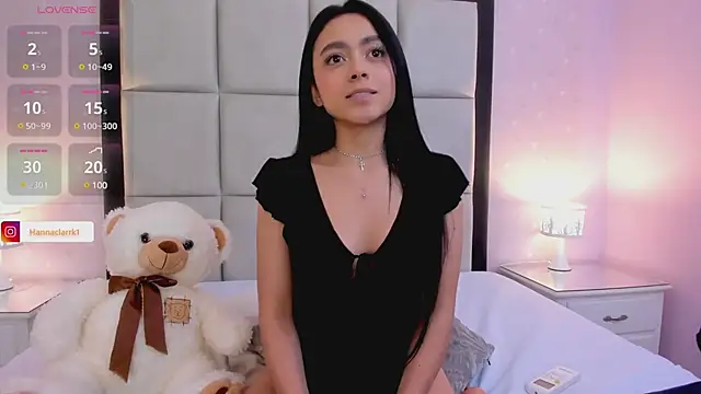 Snapshot of HannaClarrk_ chatting on December 2024 11:36:01 AM HannaClarrk online show from December 2024 11:36:01 AM