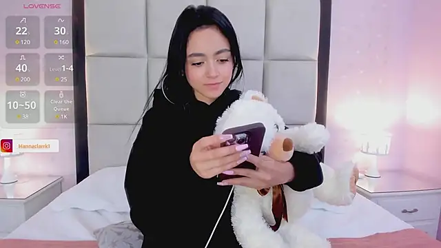 Snapshot of HannaClarrk_ chatting on December 2024 03:05:01 PM HannaClarrk online show from December 2024 03:05:01 PM