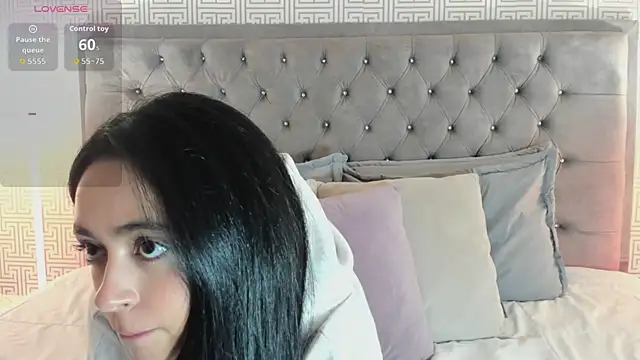 HannaClarrk  online show from January 2026 02:12:02 PM