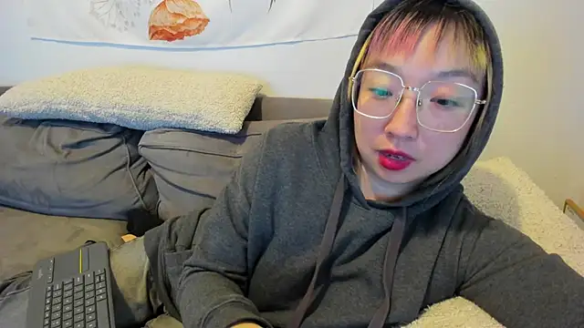 luxgray online show from February 2025 04:03:01 AM