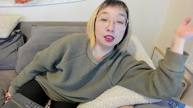 luxgray online show from March 2025 11:05:02 PM