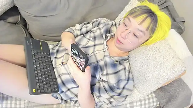 luxgray online show from February 2026 11:47:02 PM