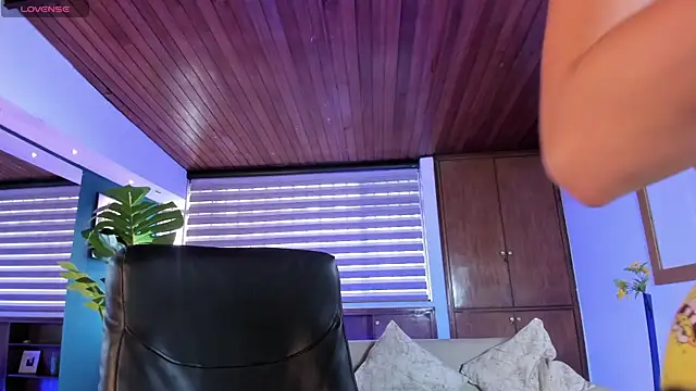 IsabellaaJoness online show from October 2025 11:44:02 AM