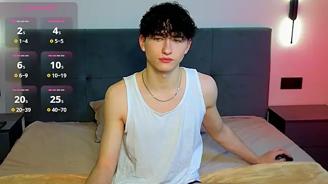 Snapshot of AmondCor chatting on October 2025 09:45:02 PM AmondCor online show from October 2025 09:45:02 PM