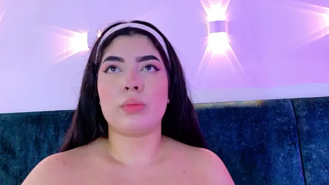 AgathaLynx online show from February 2026 10:42:01 AM