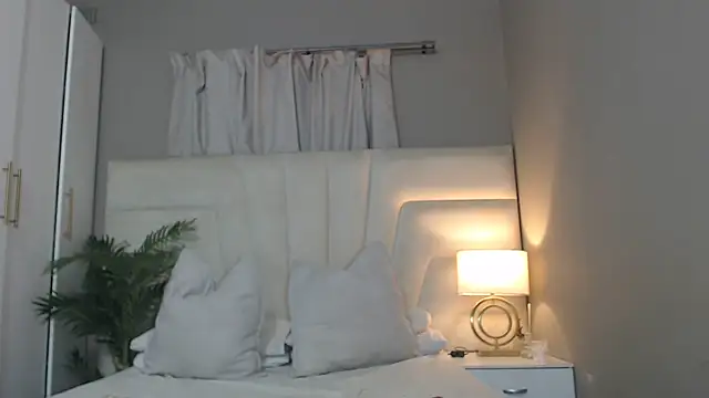 naughtyblackdolie online show from October 2025 10:26:02 PM