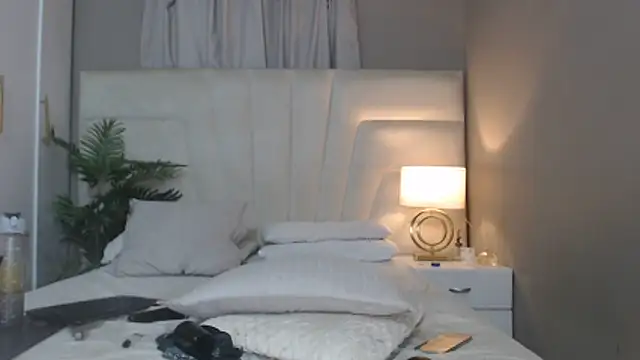 naughtyblackdolie online show from November 2025 07:50:02 PM