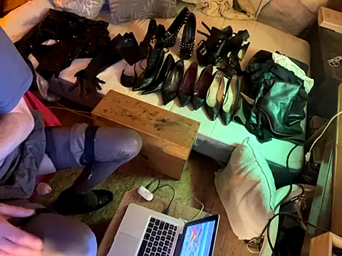 Snapshot of alexheels_boots chatting on September 2025 01:09:01 AM alexheels boots online show from September 2025 01:09:01 AM