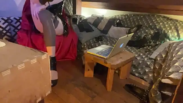 Snapshot of alexheels_boots chatting on October 2025 04:58:01 AM alexheels boots online show from October 2025 04:58:01 AM