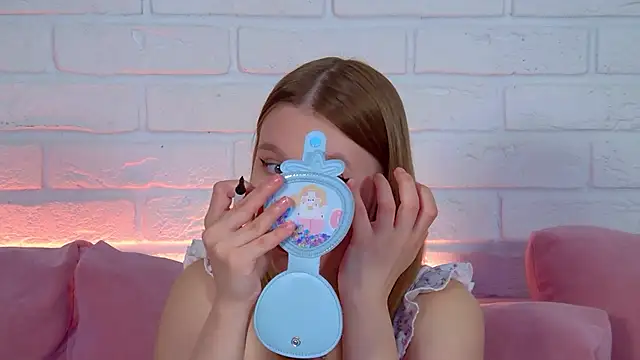 LiliLinn online show from June 2026 04:26:02 AM