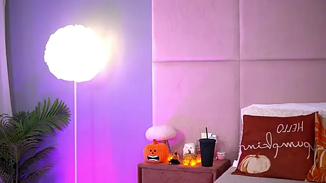 AlmaLuv online show from November 2025 04:47:01 AM