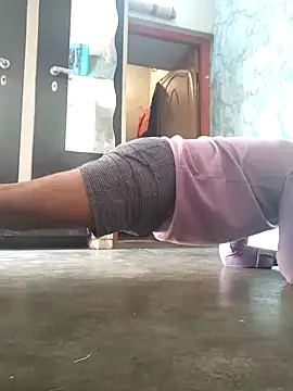 Snapshot of wildboy_simon chatting on December 2024 04:40:01 AM wildboy simon online show from December 2024 04:40:01 AM