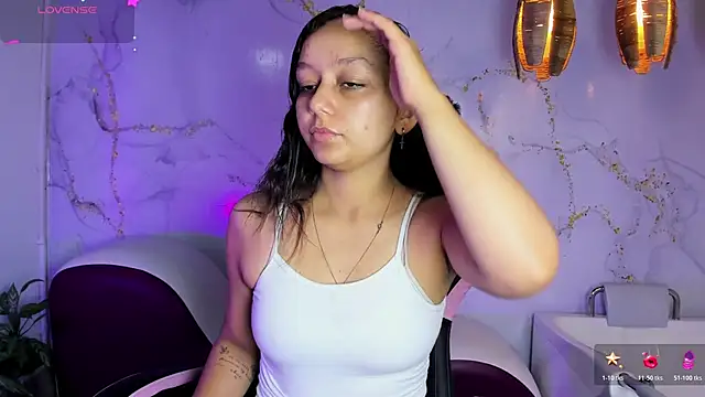 Snapshot of katy_sweet19 chatting on May 2026 10:34:01 AM katy sweet19 online show from May 2026 10:34:01 AM