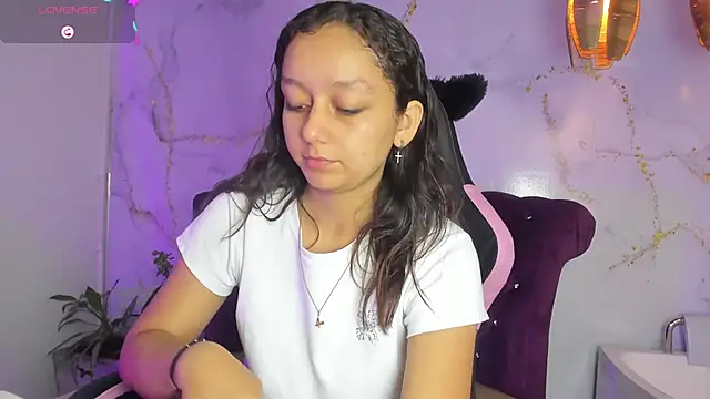Snapshot of katy_sweet19 chatting on June 2026 10:38:01 AM katy sweet19 online show from June 2026 10:38:01 AM