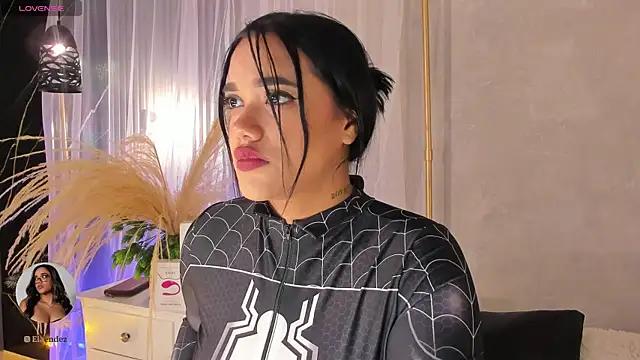 Snapshot of ElaEndez_ chatting on January 2025 09:14:02 PM ElaEndez online show from January 2025 09:14:02 PM