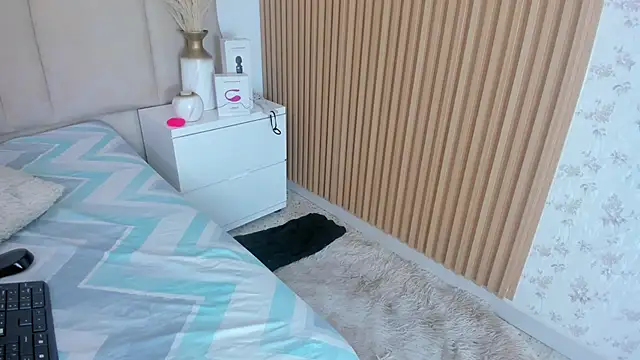 Snapshot of ElaEndez_ chatting on February 2025 12:12:01 PM ElaEndez online show from February 2025 12:12:01 PM