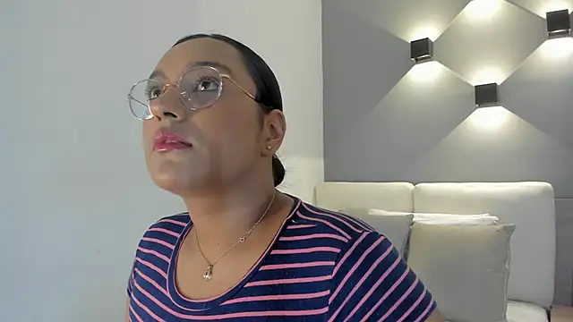 ellamontoya online show from September 2025 02:00:02 PM